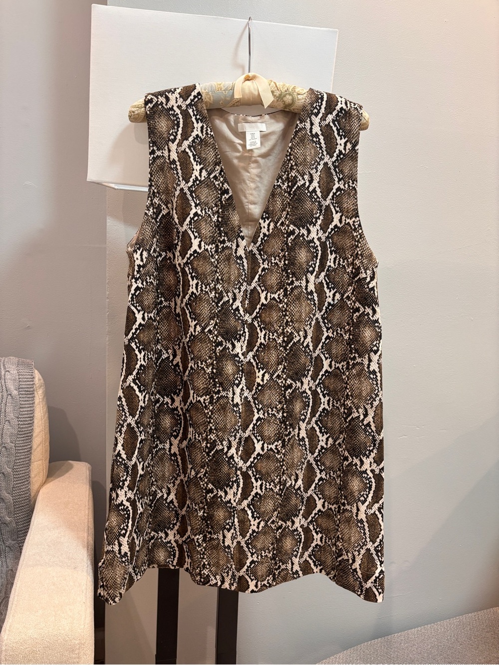 H&M V-NECK SHIFT DRESS Snakeskin pattern Size M